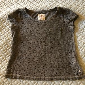 Super cute crop lace shirt